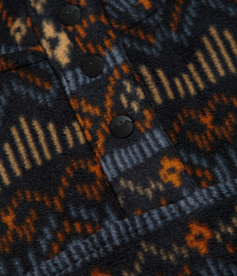 Kavu Womens Cavanaugh Fleece in Chalet Holiday