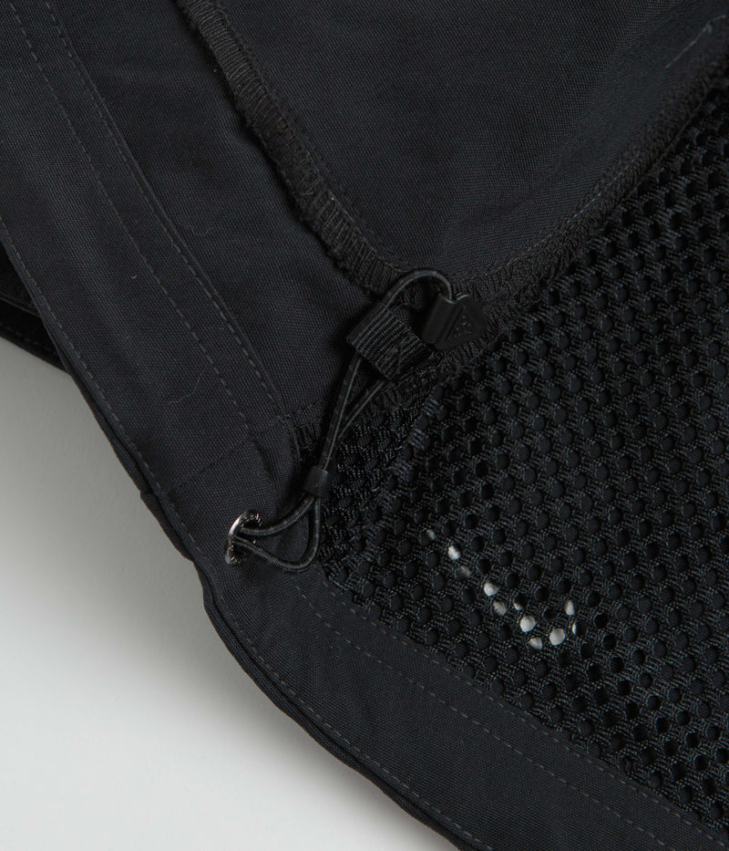 Nike ACG Smith Summit Jacket in Black and Anthracite / Summit White