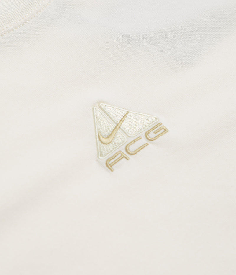 NIke ACG Womens Baby Lungs T-Shirt in Pale Ivory and Light Khaki / Parachute Beige