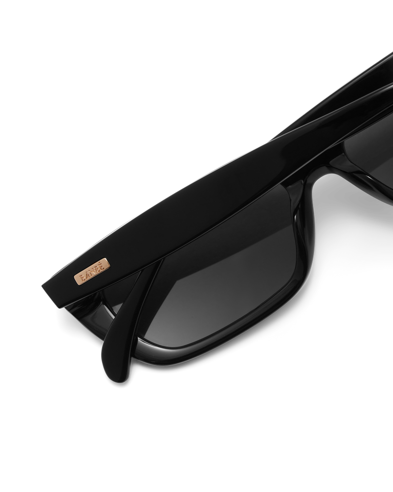 THE HALSEY - BLACK-BLACK-SUNGLASSES-BANBE-Billini