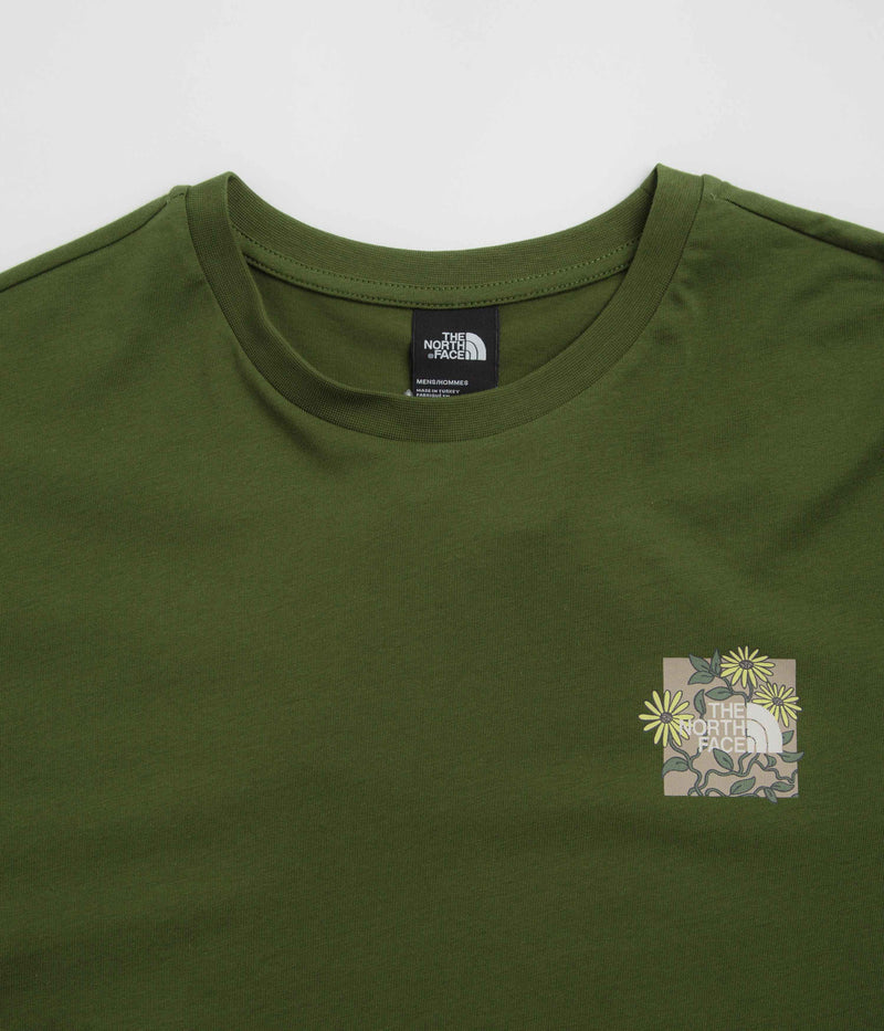 The North Face Connected Relaxed Graphic T-Shirt in Woodland Green