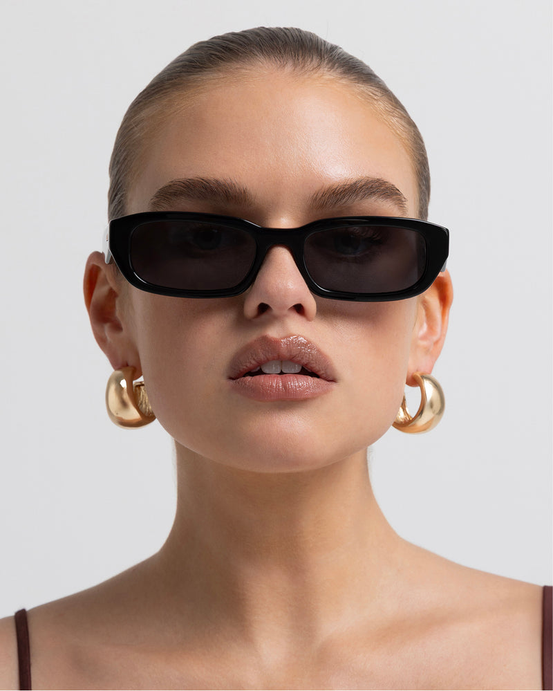 THE SOPHIA - BLACK-BLACK-SUNGLASSES-BANBE-Billini