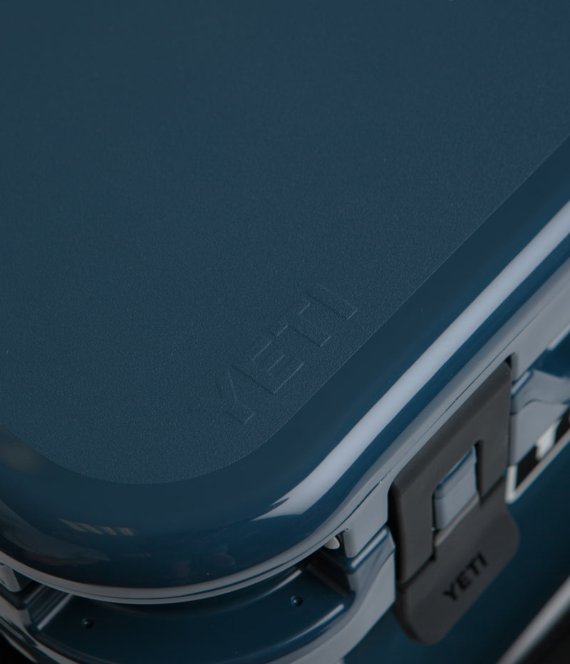 Yeti Roadie 15 Hard Cooler in Navy